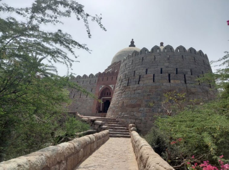 Kotarma Fort, Firozabad, Uttar Pradesh - Vushii.com Kotarma Fort, Firozabad, Uttar Pradesh - Vushii.com